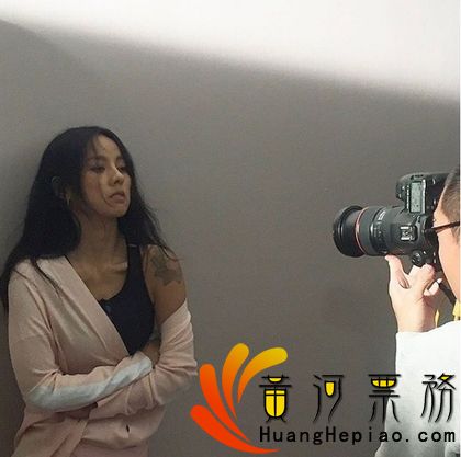 李孝利和严正花