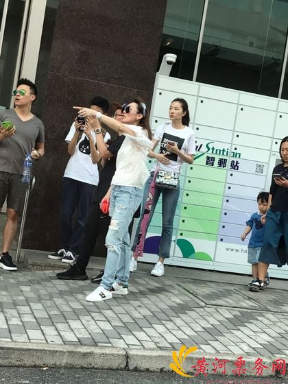 熊黛林和郭可颂一家人