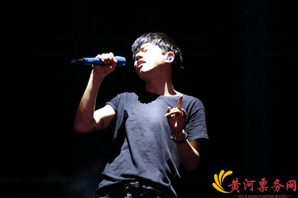张杰重庆演唱会2017