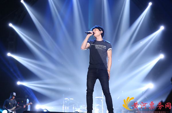 2017“浮游”赵雷北京演唱会 2017“浮游”赵雷北京演唱会