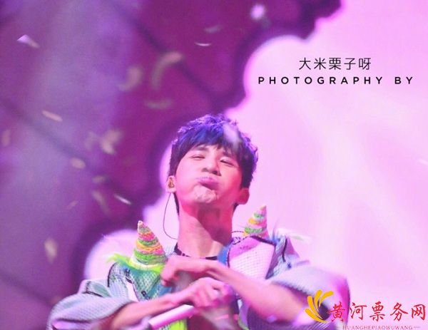 2017Live 4 LIVE 尖叫现场 大张伟“人间精品尖叫吧” 巡回演唱会 西安站 2017Live 4 LIVE 尖叫现场 大张伟“人间精品尖叫吧” 巡回演唱会 西安站