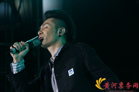 周柏豪