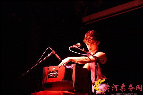 Chris Garneau克里斯加诺