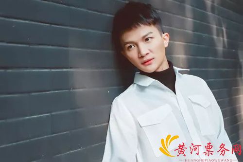 周深