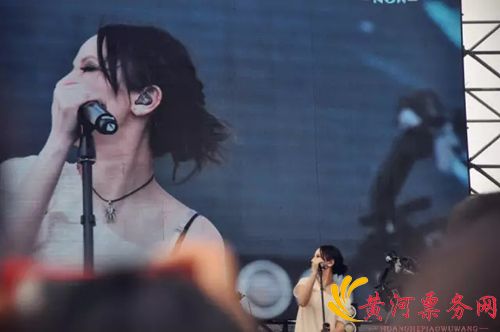 杨乃文
