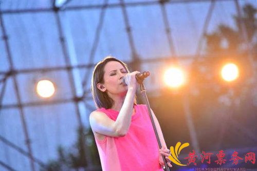 杨乃文