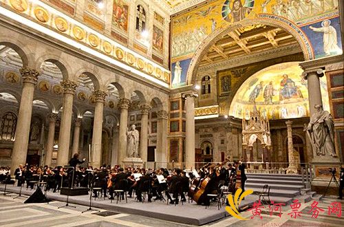 西本智实与IlluminArt爱乐乐团深圳音乐会