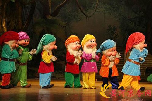 《白雪公主和七个小矮人》