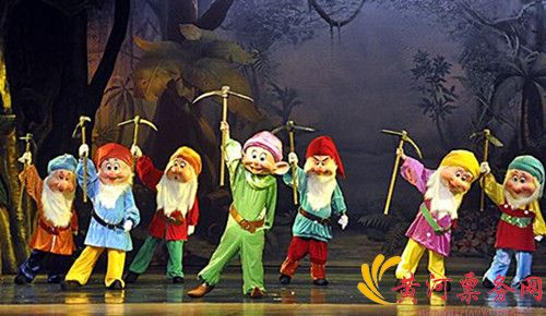 《白雪公主和七个小矮人》