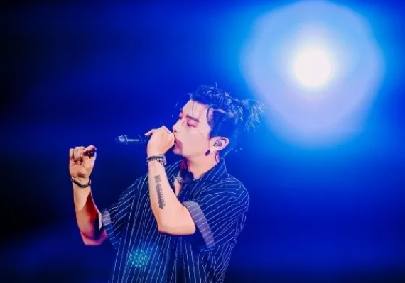 满舒克深圳演唱会