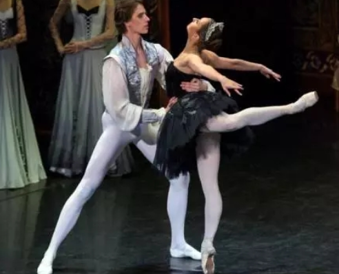 2022芭蕾舞剧《天鹅湖》上海站演出安排（时间、地点、门票）