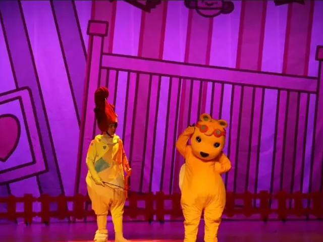 舞台剧拇指熊卜达北京站