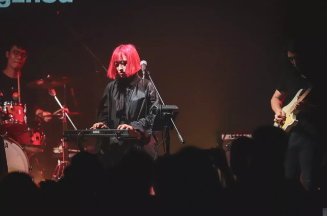 鬼否乐队成都演唱会