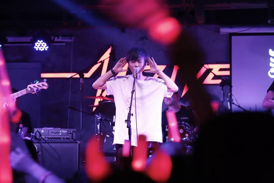 许飞成都演唱会