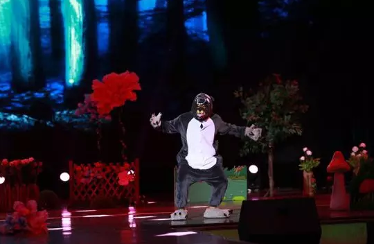 童话剧丑小鸭广州站