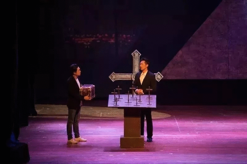 2019舞台剧《乌龙山伯爵》广州站