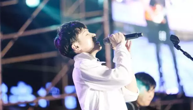 隔壁老樊济南演唱会