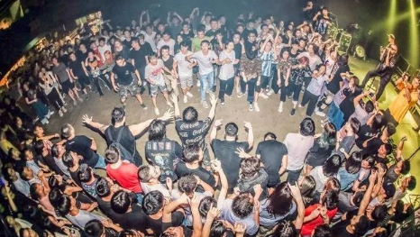 扭曲机器乐队济南演唱会