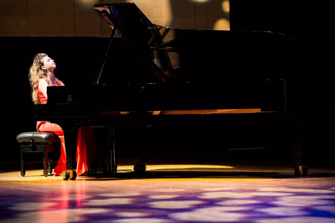 伊丽莎白尼尔森重庆音乐会