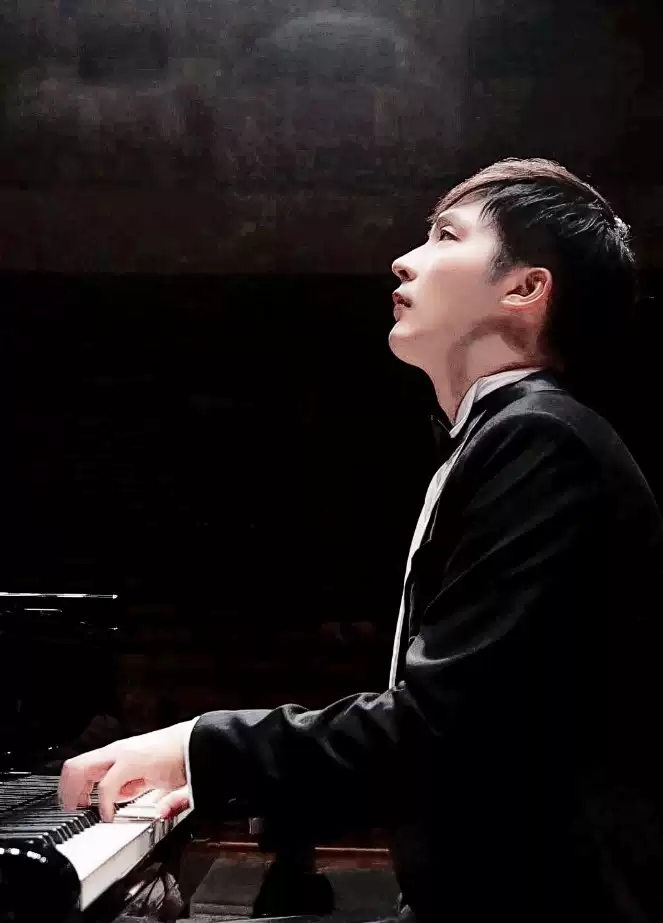 叶子钢琴独奏陵水音乐会