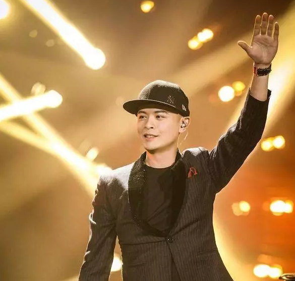 侧田中山演唱会