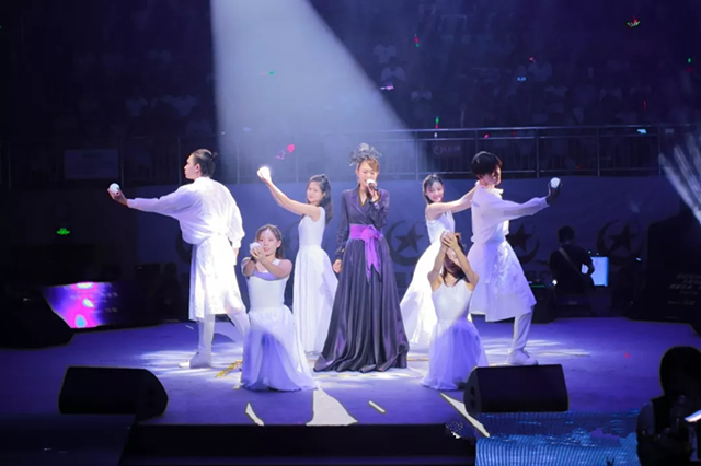 2019卓依婷赣州群星演唱会