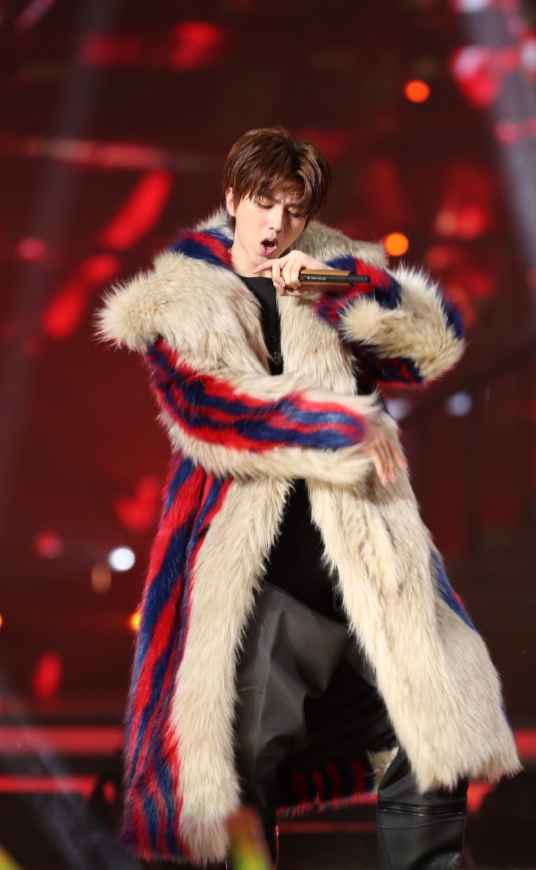 蔡徐坤深圳演唱会