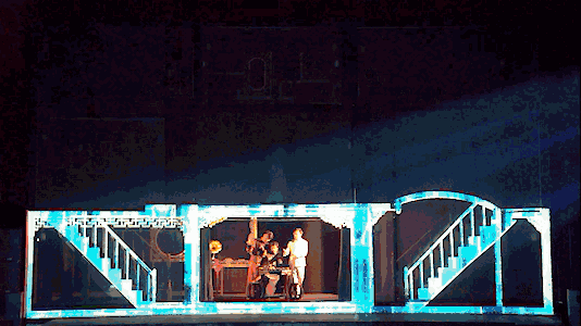 舞台剧新月饭店深圳站