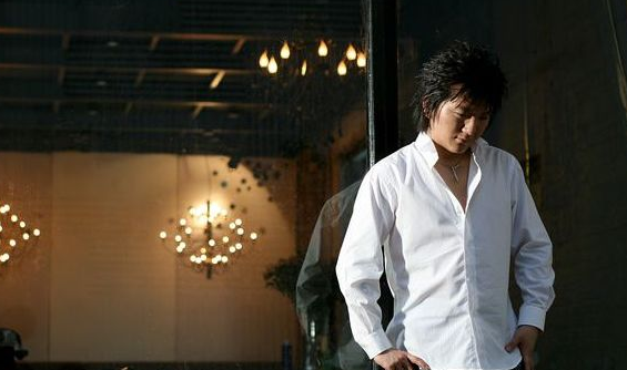 杨臣刚上海演唱会