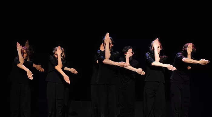 2019形体剧魔法师的白手套北京站