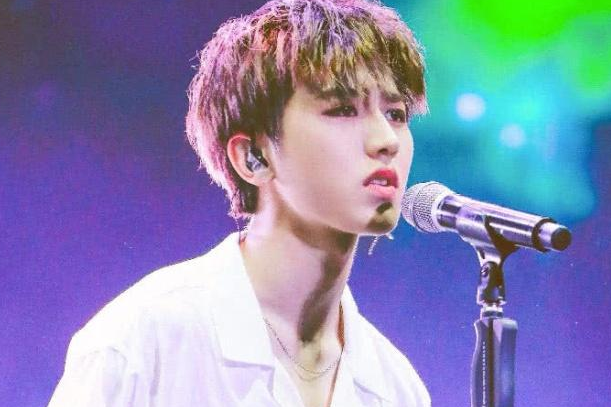 蔡徐坤深圳演唱会