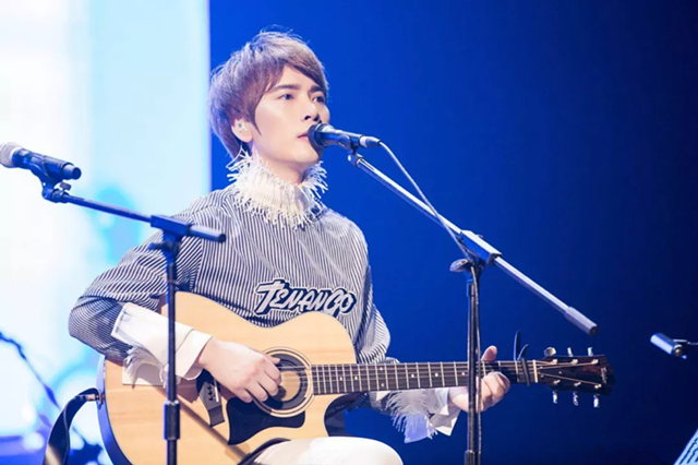 2019简弘亦重庆演唱会