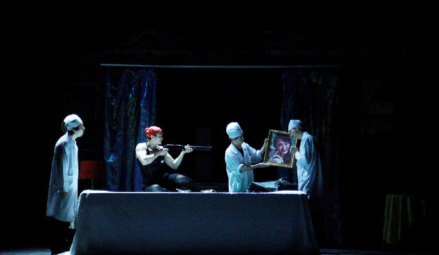 舞台剧乌龙山伯爵昆明站