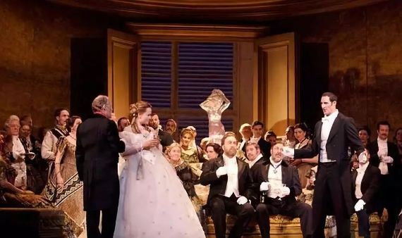 歌剧《茶花女》天津站