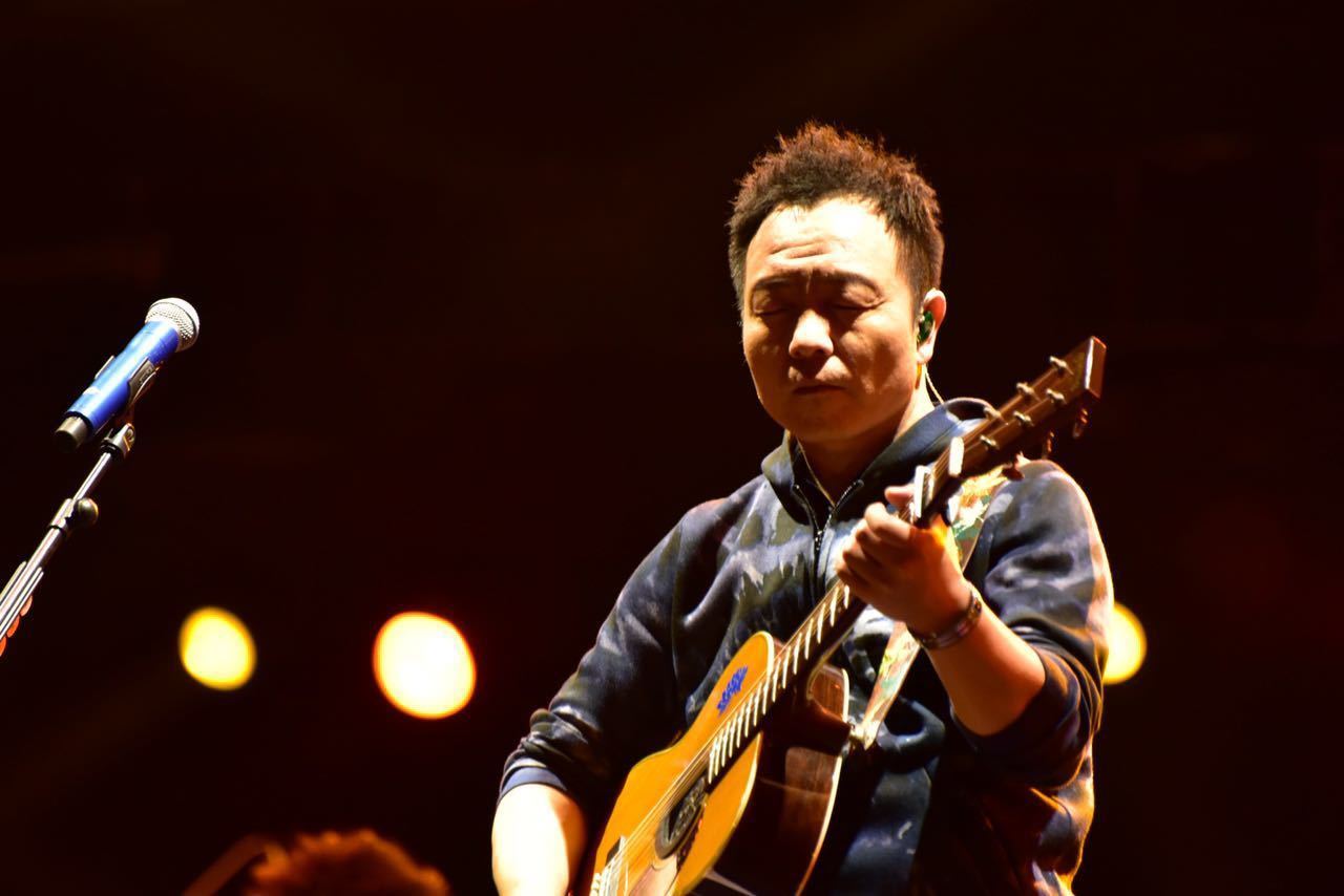 许巍郑州演唱会