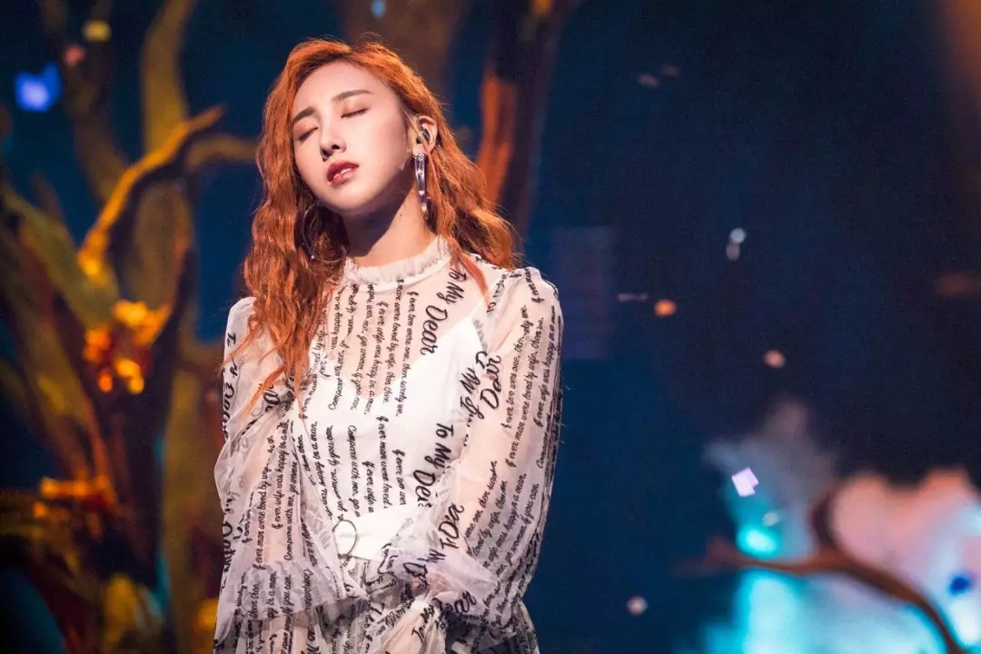 许靖韵香港演唱会