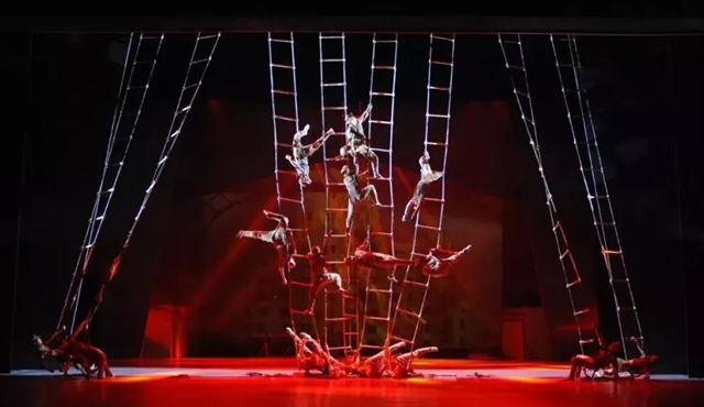 2019上海原创杂技剧战上海