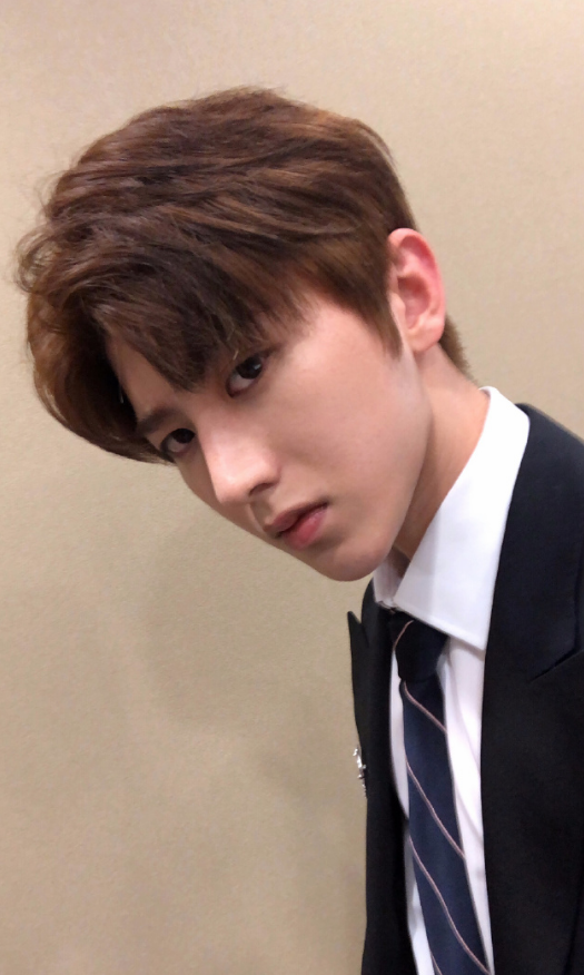 蔡徐坤深圳演唱会