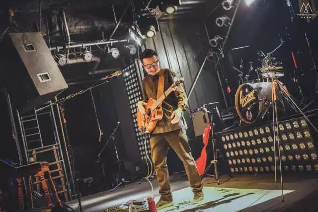 暗杠成都演唱会