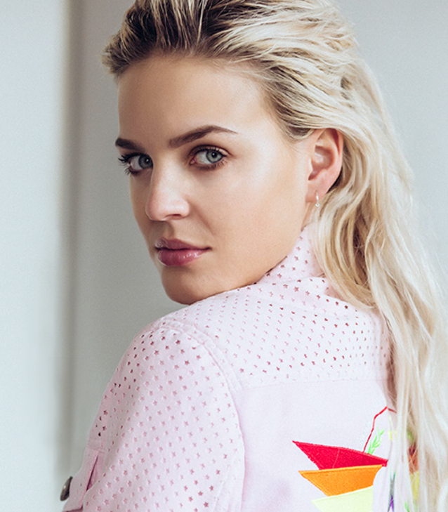 ANNE MARIE