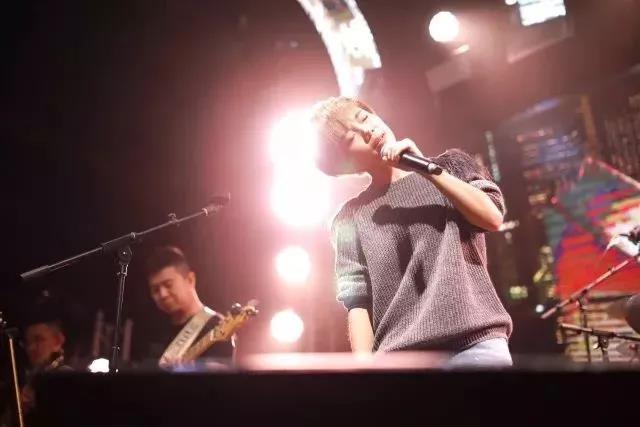 许飞重庆演唱会