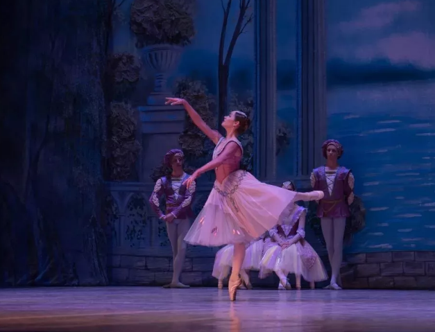 2022芭蕾舞《天鹅湖》上海站详情一览（时间+地点+门票）