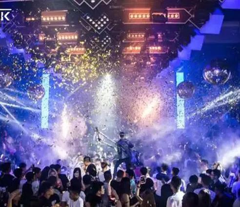 2019武汉超模DJ荧光派对