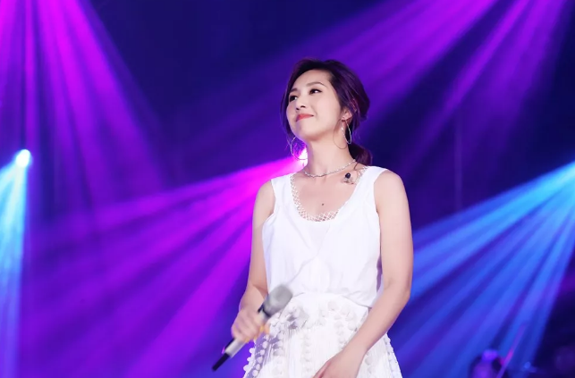 杨千嬅高明演唱会