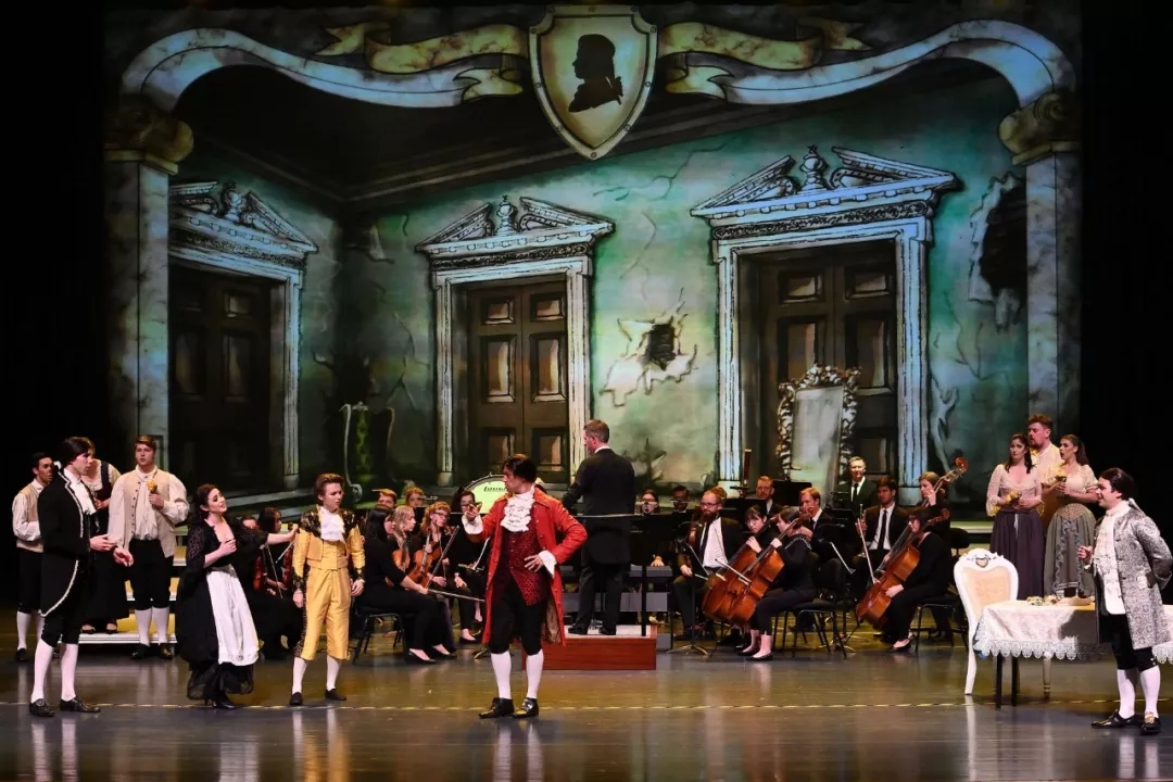 《塞维利亚理发师》