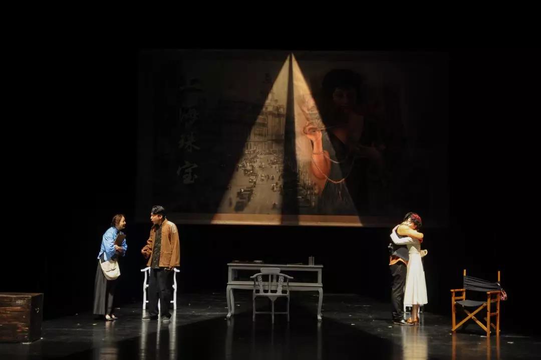 荒诞喜剧《劫出人生》