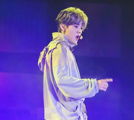 鹿晗郑州演唱会