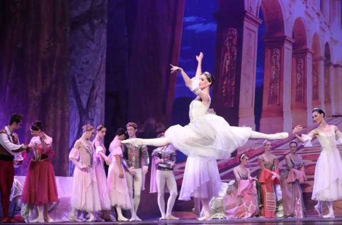 芭蕾舞剧《天鹅湖》天津站