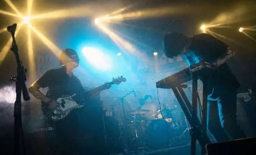 法兹乐队青岛演唱会