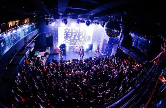 新学校废物合唱团哈尔滨演唱会